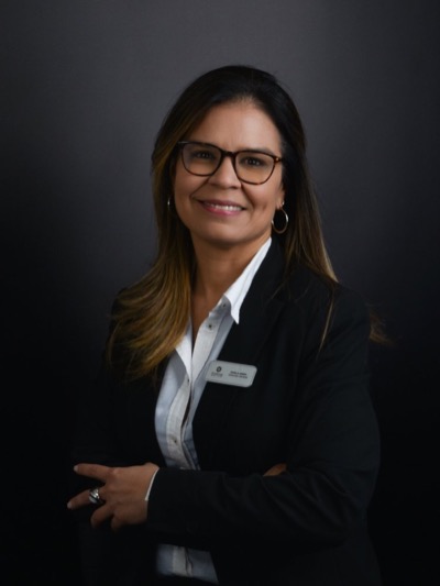 Lic. Karla Ariza — Directora General Clínica DrDiente